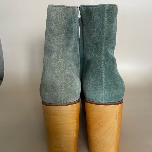 Charlotte Stone Emerald Suede Heeled Boots - Picture 5 of 10